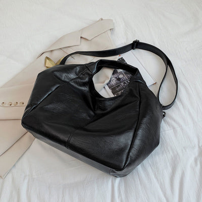 Betty Hobo Tote