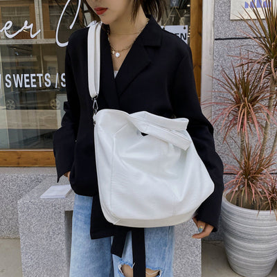 Betty Hobo Tote